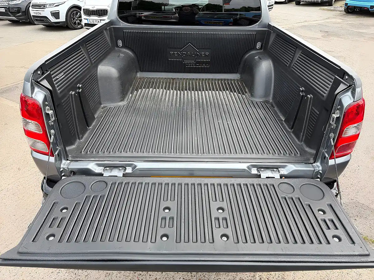 Used 2019 Mitsubishi L200 Challenger Grey - Interior and Exterior details 13