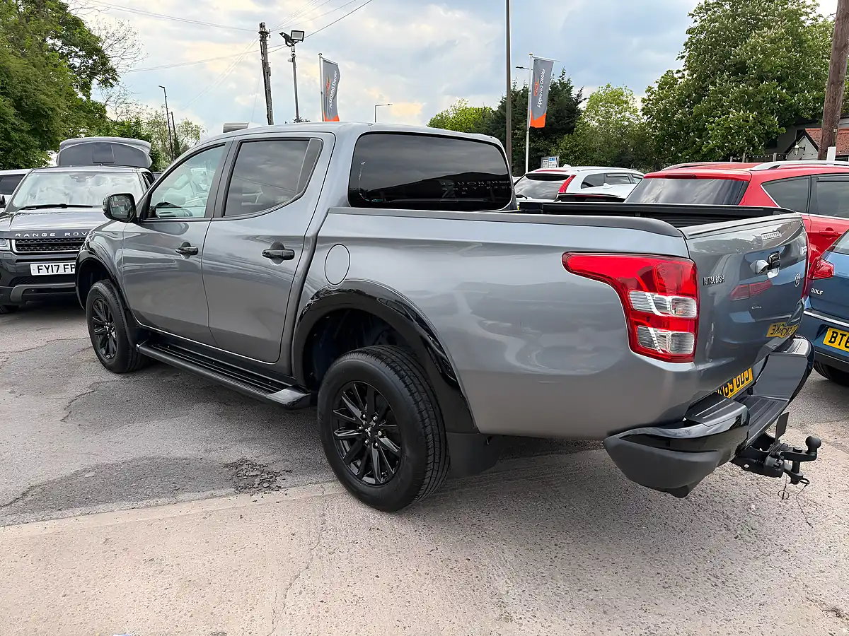 Used 2019 Mitsubishi L200 Challenger Grey - Interior and Exterior details 9
