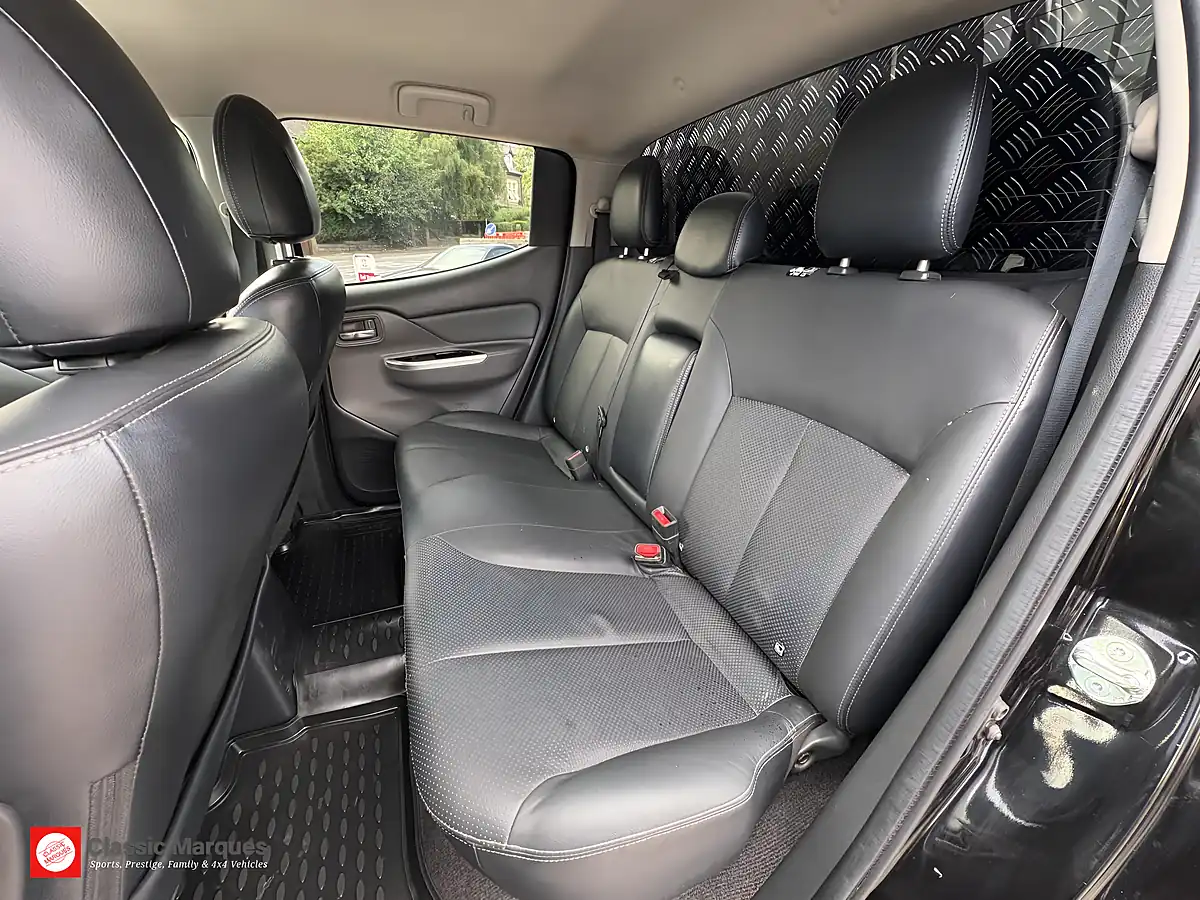 Used 2019 Mitsubishi L200 Dc Challenger Black - Interior and Exterior details 13