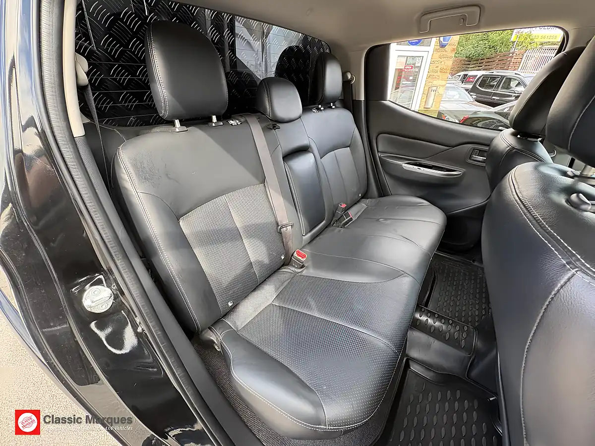 Used 2019 Mitsubishi L200 Dc Challenger Black - Interior and Exterior details 14