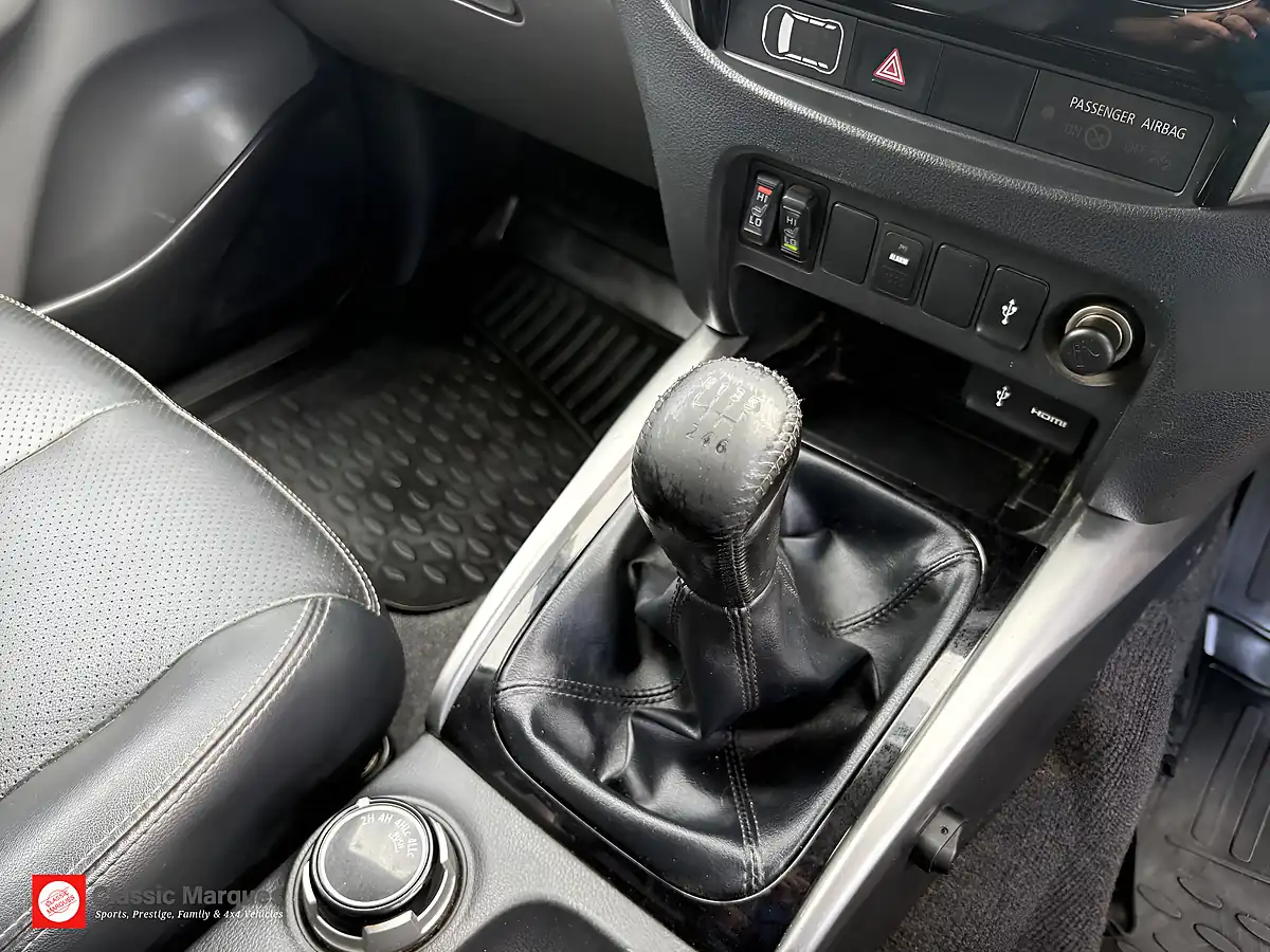 Used 2019 Mitsubishi L200 Dc Challenger Black - Interior and Exterior details 18