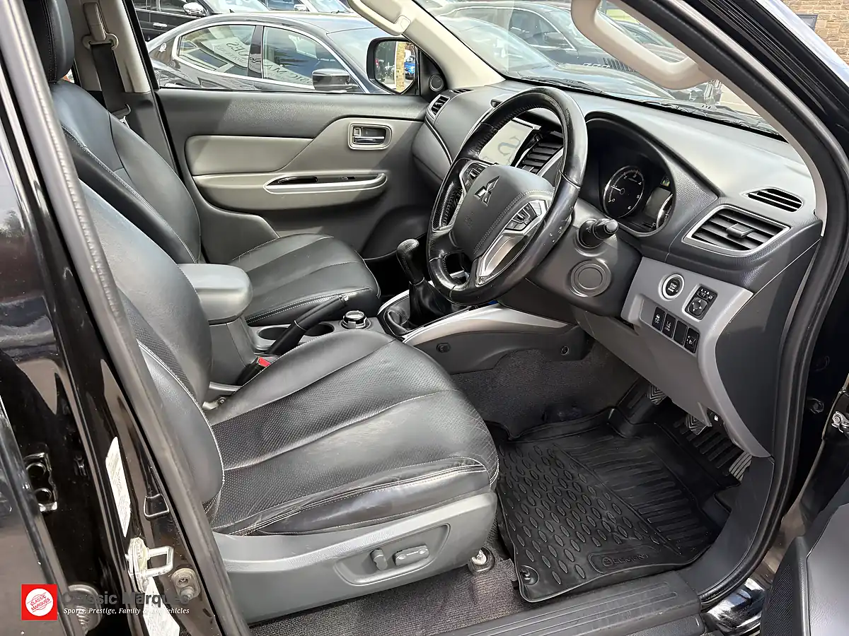 Used 2019 Mitsubishi L200 Dc Challenger Black - Interior and Exterior details 2