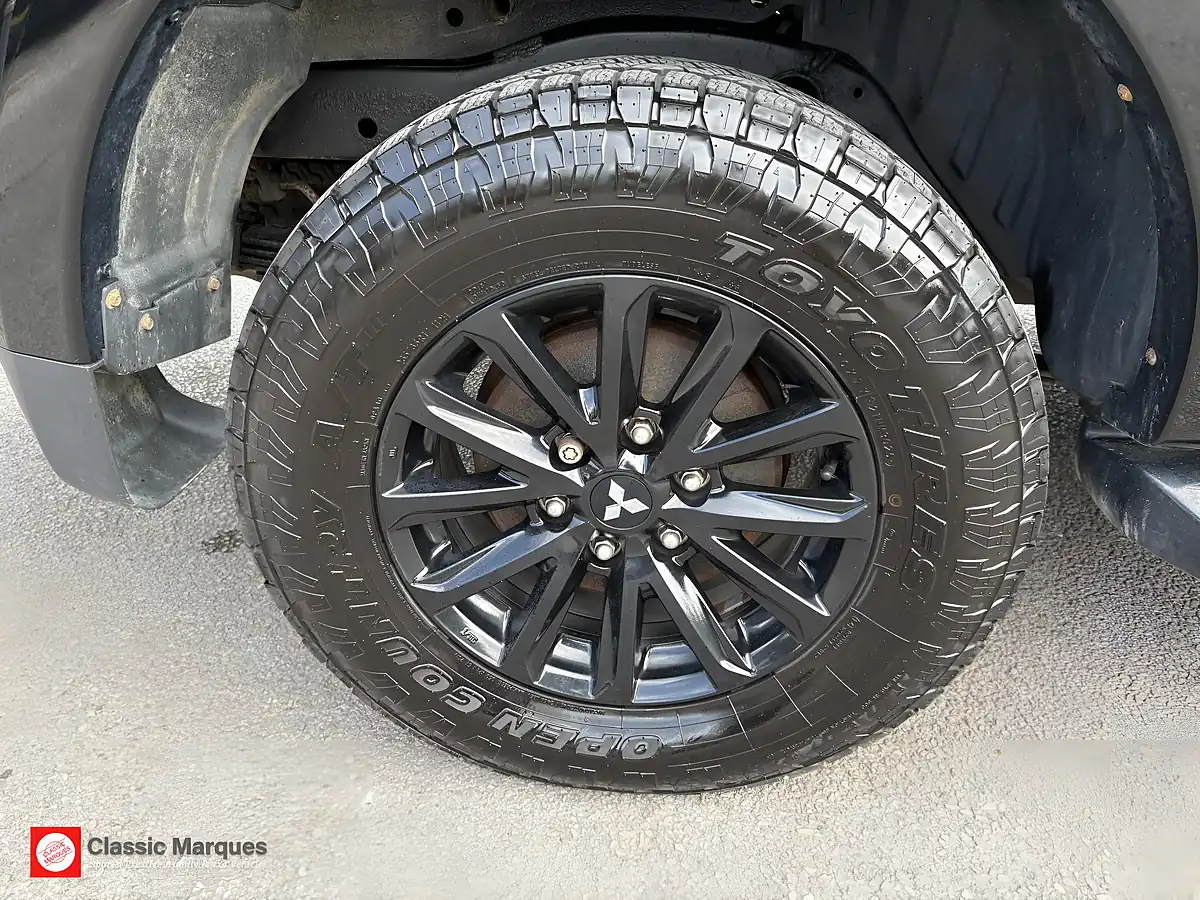 Used 2019 Mitsubishi L200 Dc Challenger Black - Interior and Exterior details 20