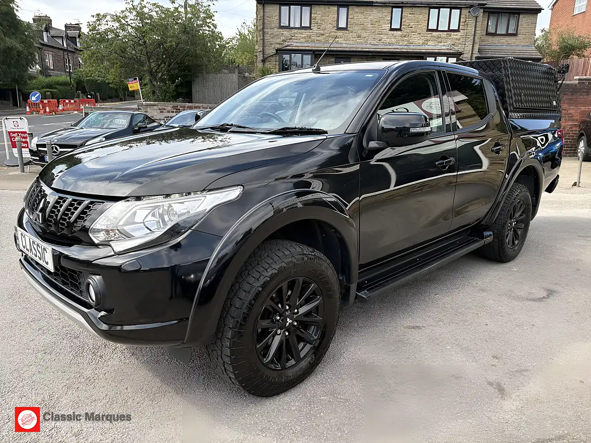 Used 2019 Mitsubishi L200 Dc Challenger Black - Interior and Exterior details 4
