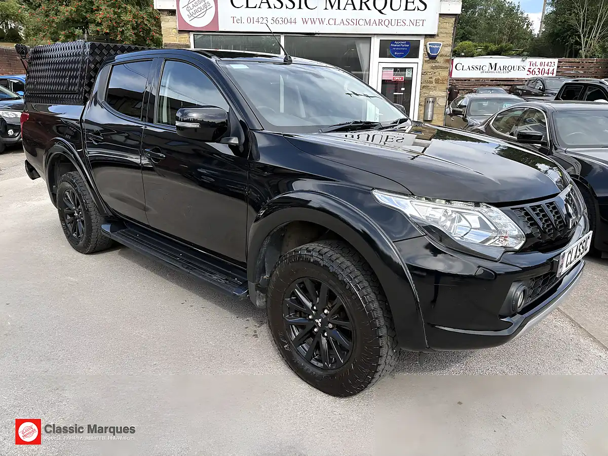 Used 2019 Mitsubishi L200 Dc Challenger Black - Interior and Exterior details 6