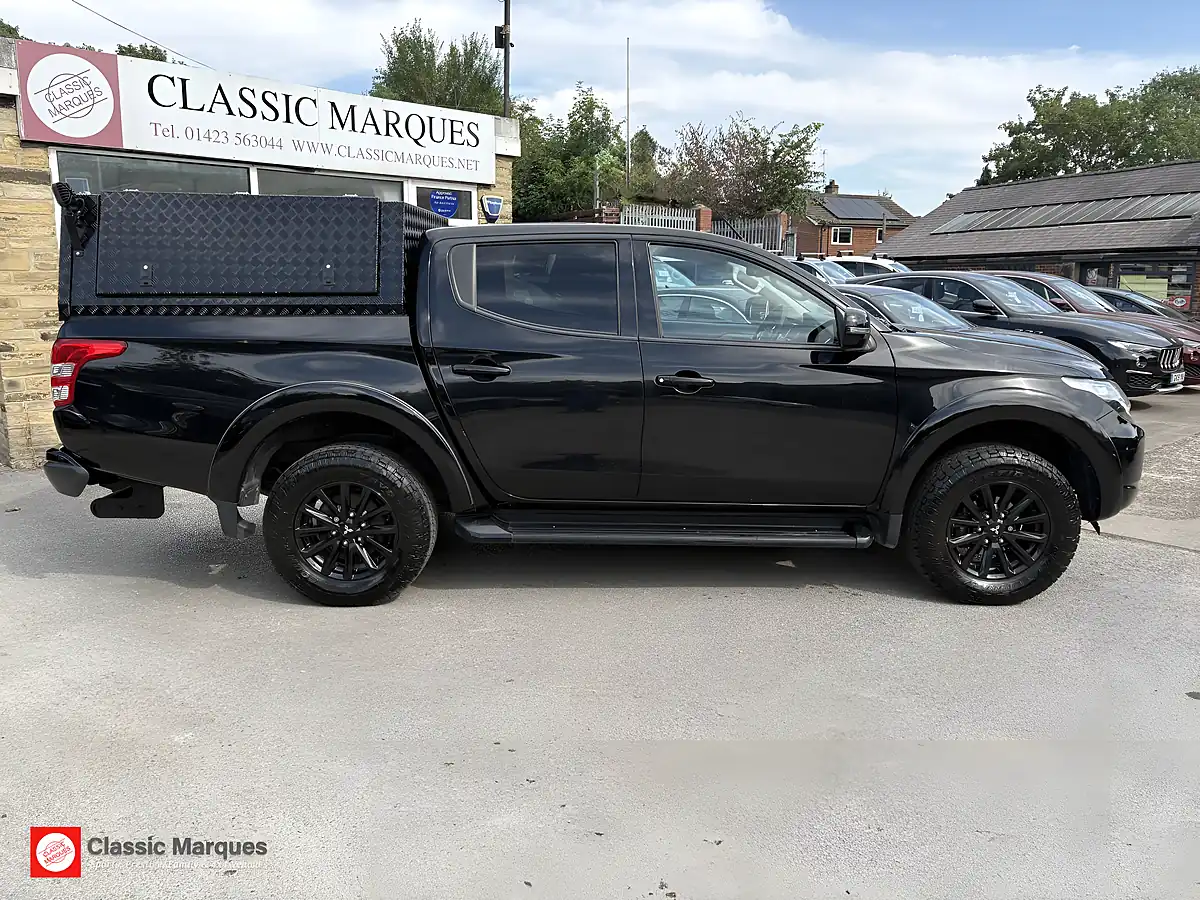 Used 2019 Mitsubishi L200 Dc Challenger Black - Interior and Exterior details 7