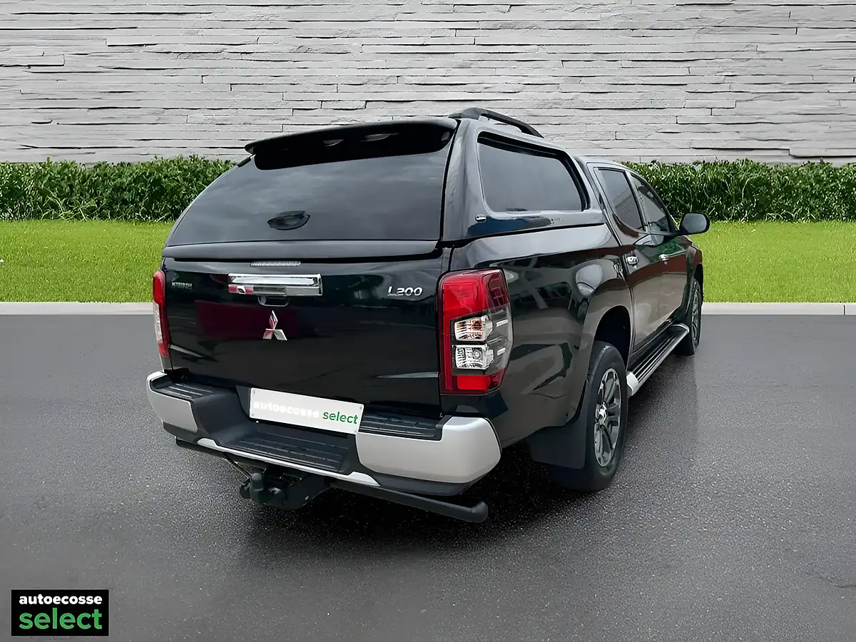Used 2019 Mitsubishi L200 Warrior Black - Interior and Exterior details 10