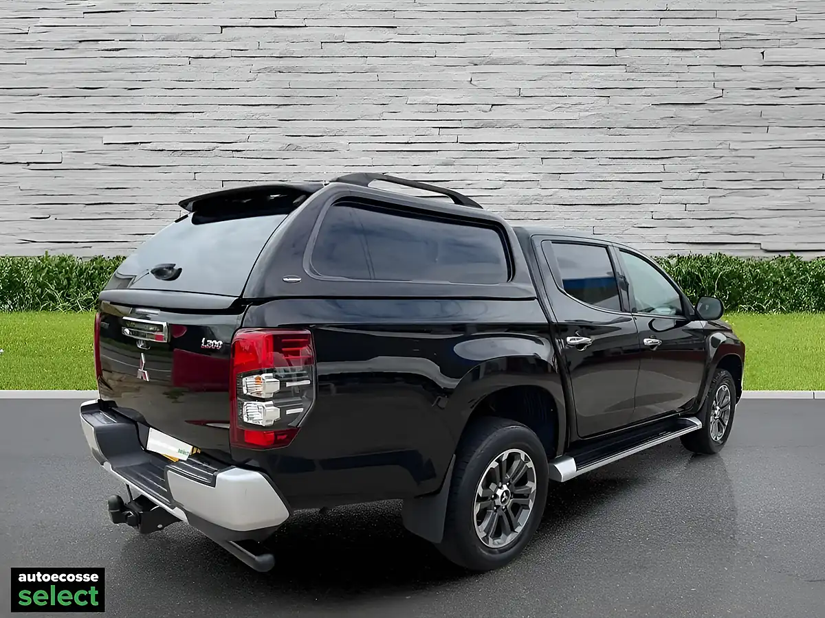 Used 2019 Mitsubishi L200 Warrior Black - Interior and Exterior details 11