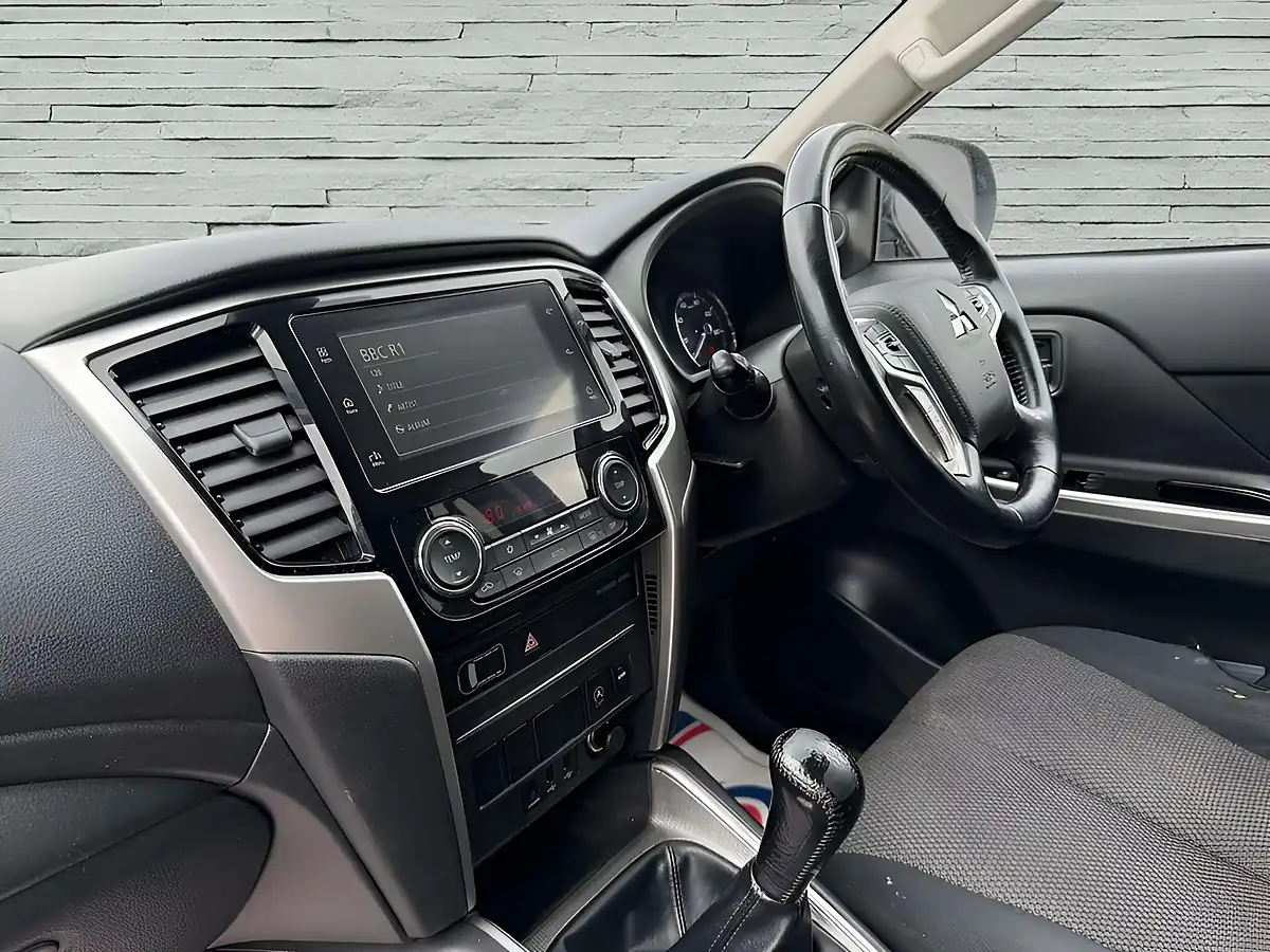 Used 2019 Mitsubishi L200 Warrior Black - Interior and Exterior details 15