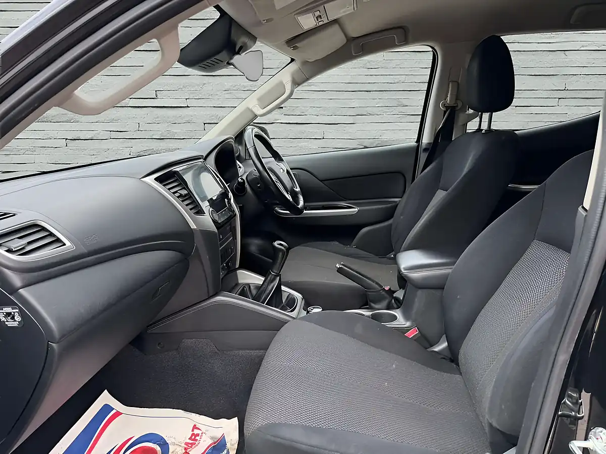 Used 2019 Mitsubishi L200 Warrior Black - Interior and Exterior details 16