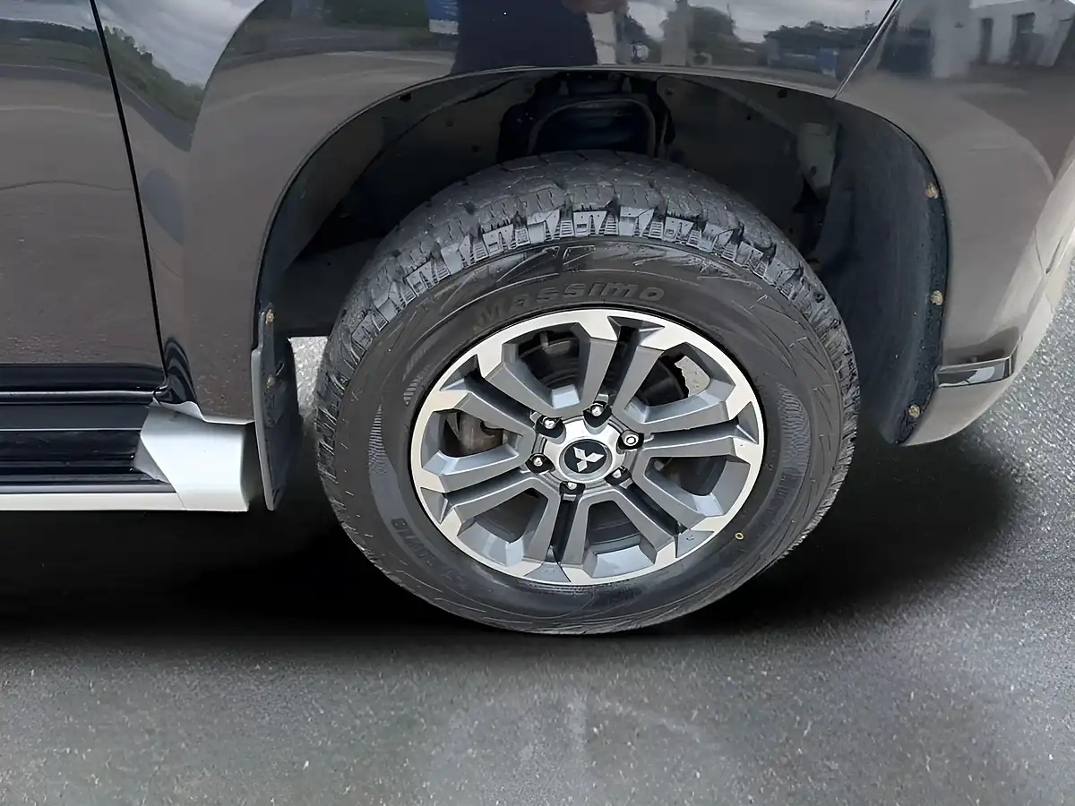 Used 2019 Mitsubishi L200 Warrior Black - Interior and Exterior details 19