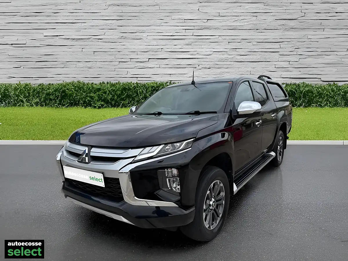 Used 2019 Mitsubishi L200 Warrior Black - Interior and Exterior details 4