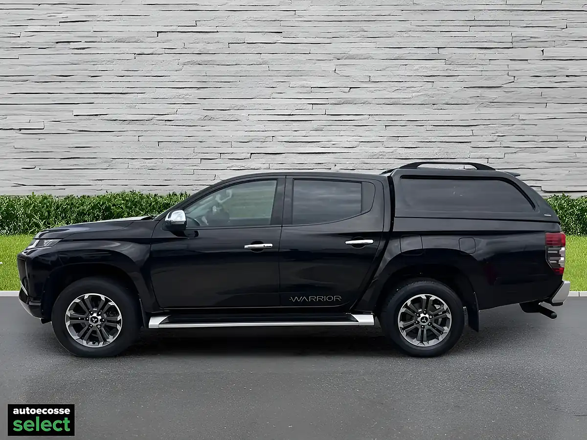 Used 2019 Mitsubishi L200 Warrior Black - Interior and Exterior details 6