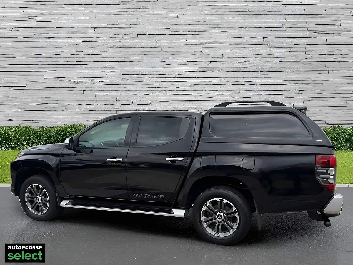 Used 2019 Mitsubishi L200 Warrior Black - Interior and Exterior details 7