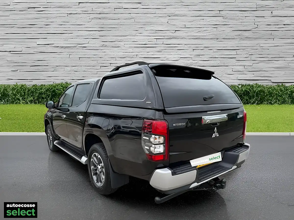 Used 2019 Mitsubishi L200 Warrior Black - Interior and Exterior details 8
