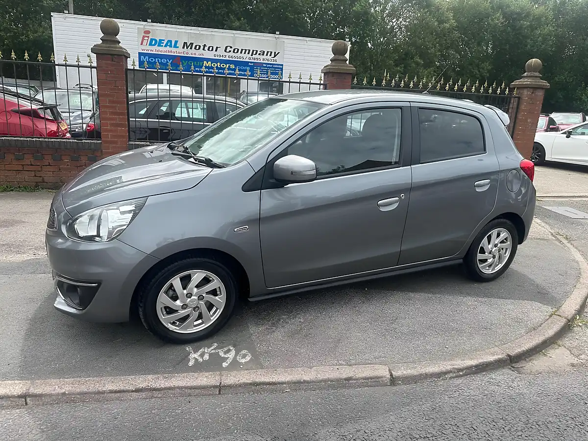 Used 2019 Mitsubishi Mirage 3 Grey - Interior and Exterior details 10