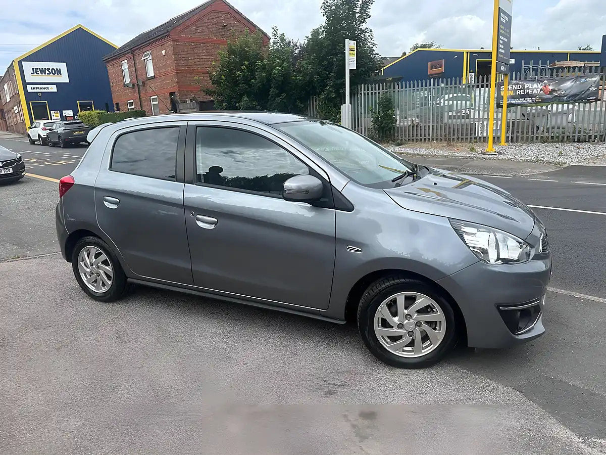 Used 2019 Mitsubishi Mirage 3 Grey - Interior and Exterior details 11