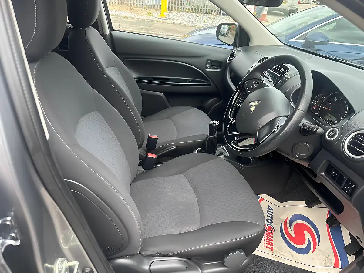 Used 2019 Mitsubishi Mirage 3 Grey - Interior and Exterior details 15