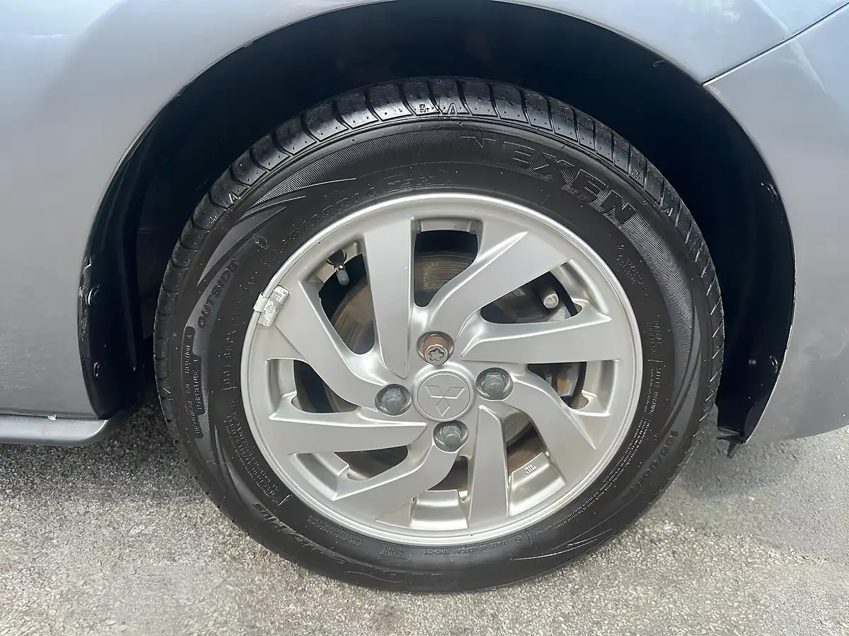 Used 2019 Mitsubishi Mirage 3 Grey - Interior and Exterior details 18