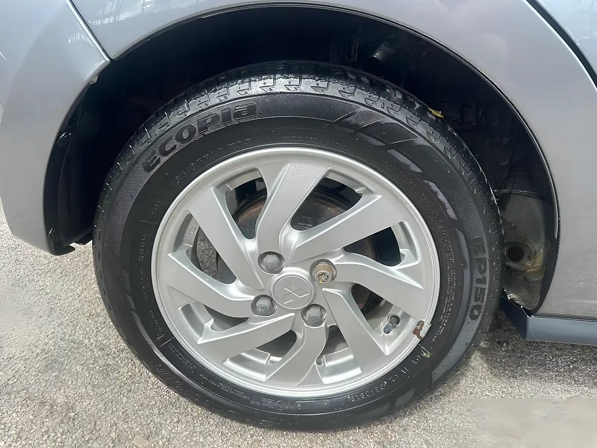 Used 2019 Mitsubishi Mirage 3 Grey - Interior and Exterior details 19