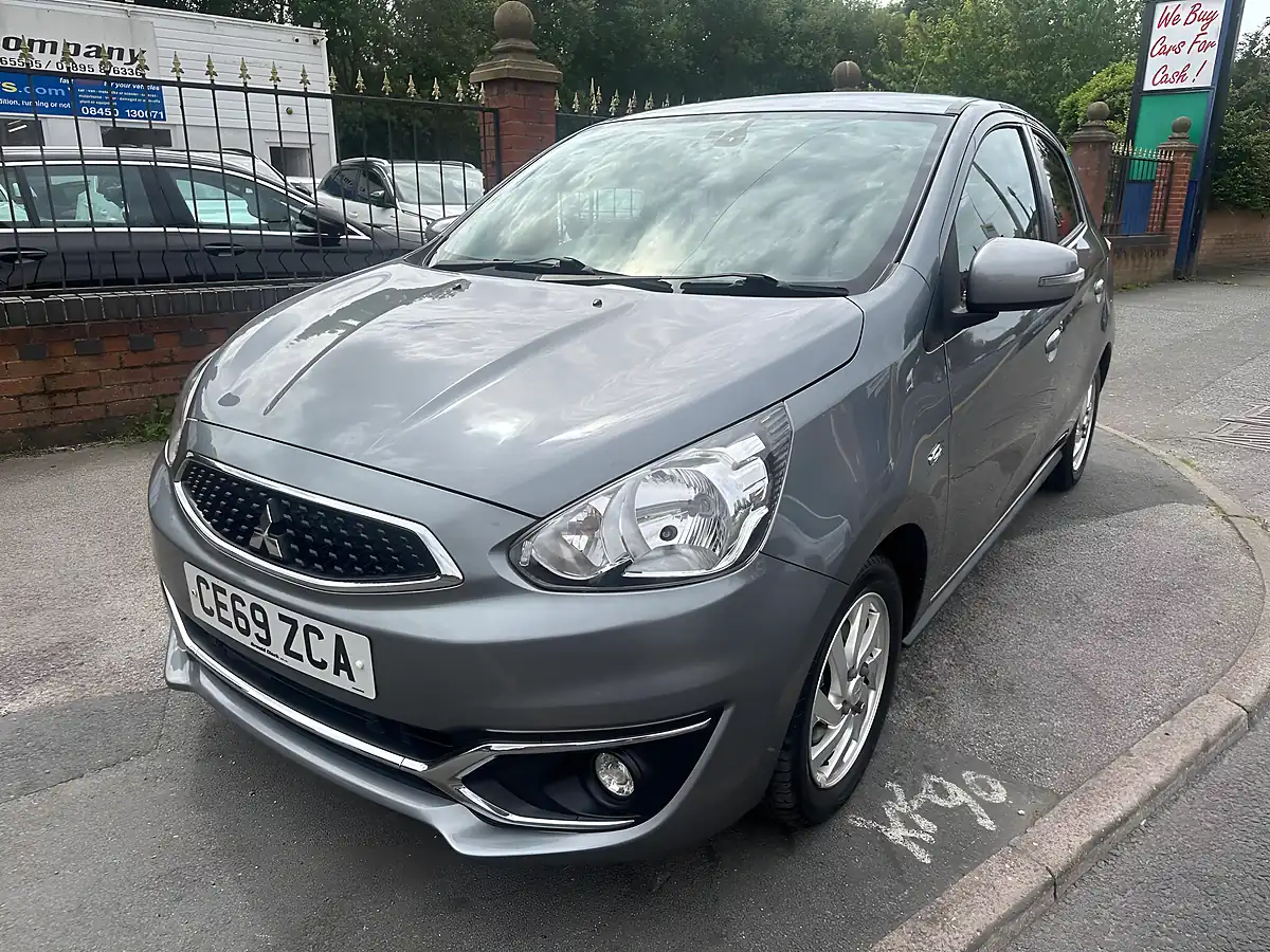 Used 2019 Mitsubishi Mirage 3 Grey - Interior and Exterior details 2