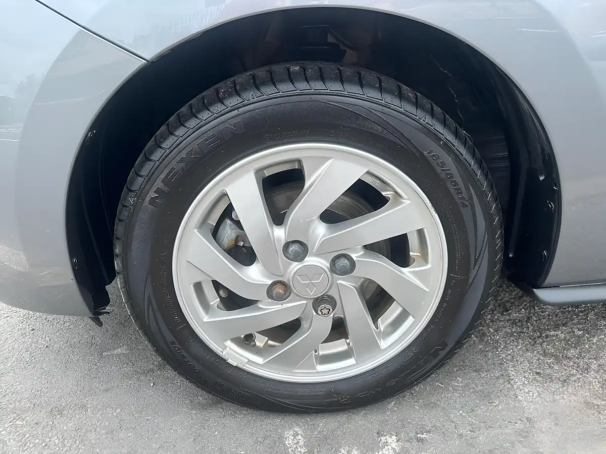 Used 2019 Mitsubishi Mirage 3 Grey - Interior and Exterior details 20