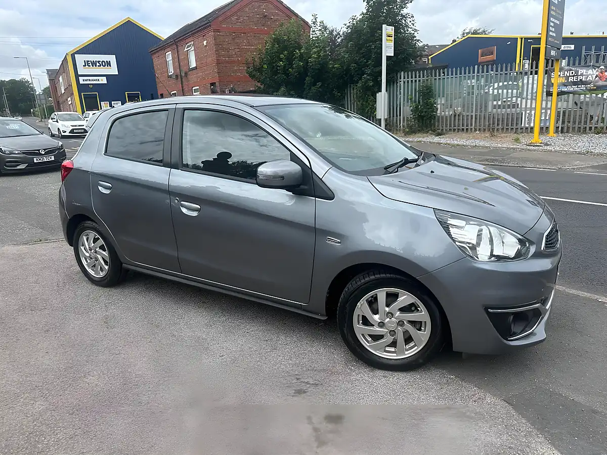 Used 2019 Mitsubishi Mirage 3 Grey - Interior and Exterior details 8