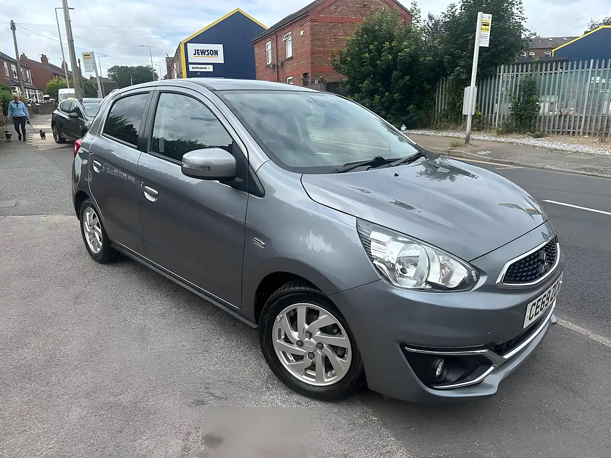 Used 2019 Mitsubishi Mirage 3 Grey - Interior and Exterior details 9