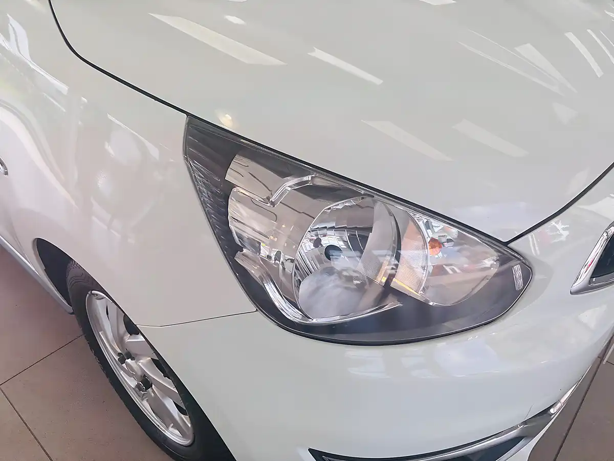 Used 2019 Mitsubishi Mirage 3 White - Interior and Exterior details 10