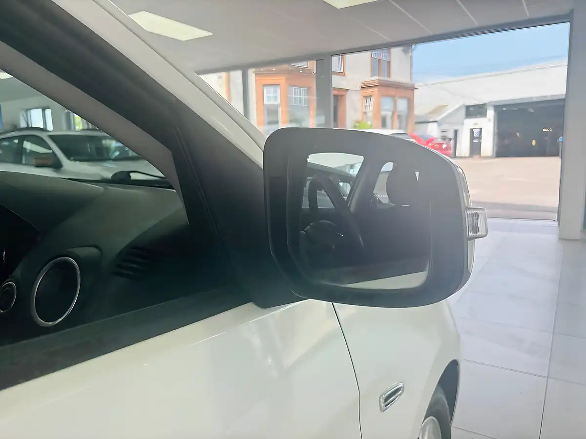 Used 2019 Mitsubishi Mirage 3 White - Interior and Exterior details 12