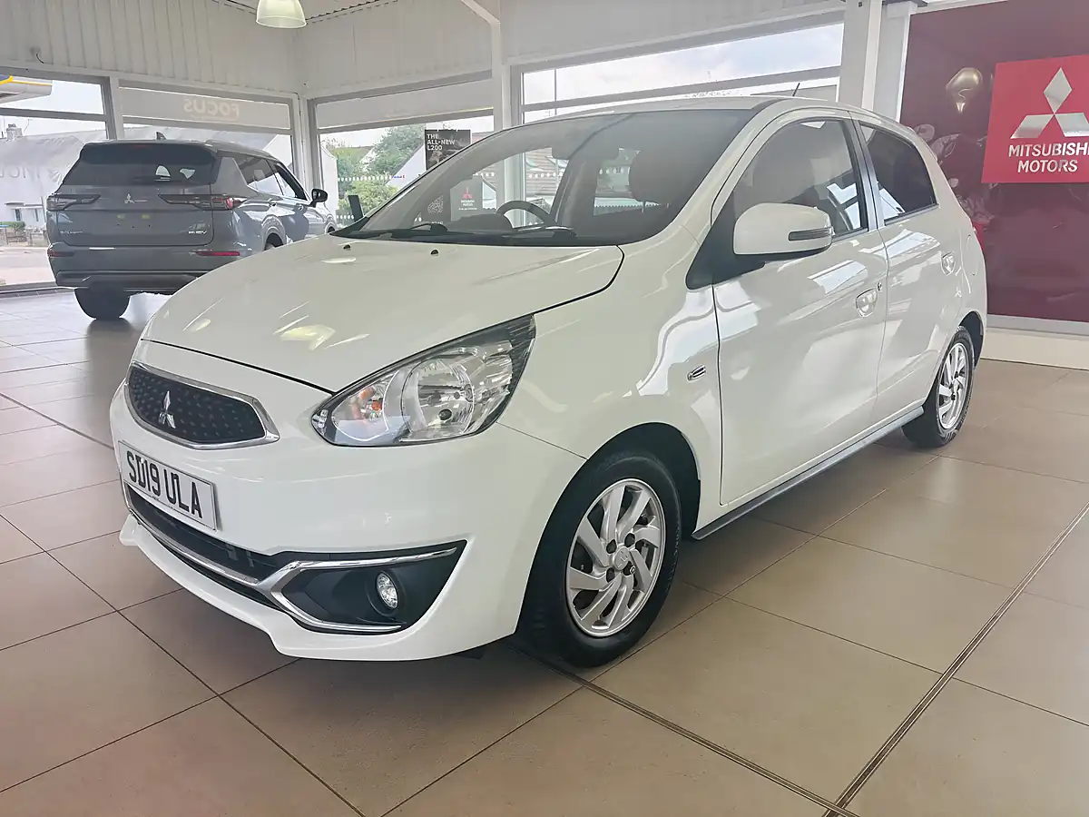 Used 2019 Mitsubishi Mirage 3 White - Interior and Exterior details 3