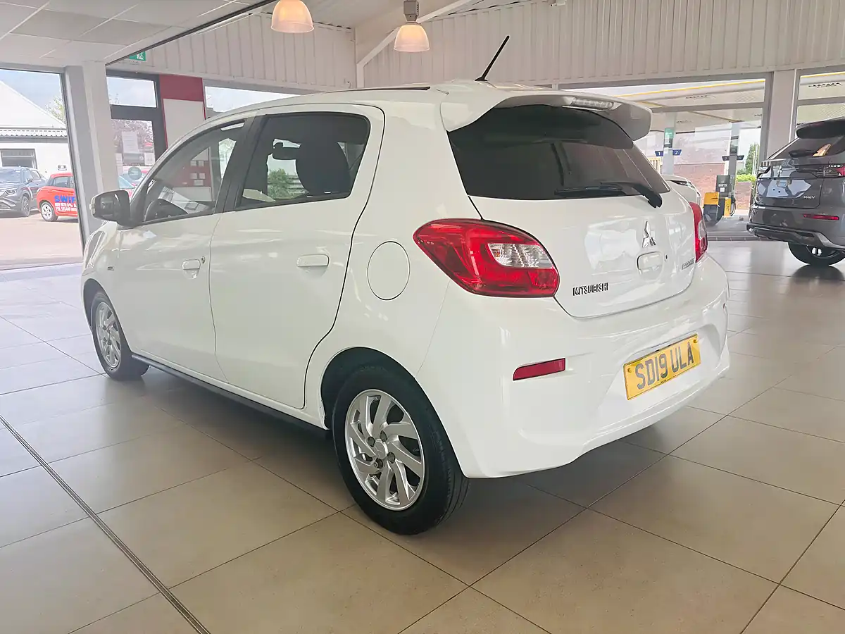 Used 2019 Mitsubishi Mirage 3 White - Interior and Exterior details 5