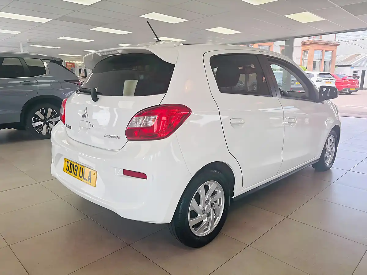 Used 2019 Mitsubishi Mirage 3 White - Interior and Exterior details 9