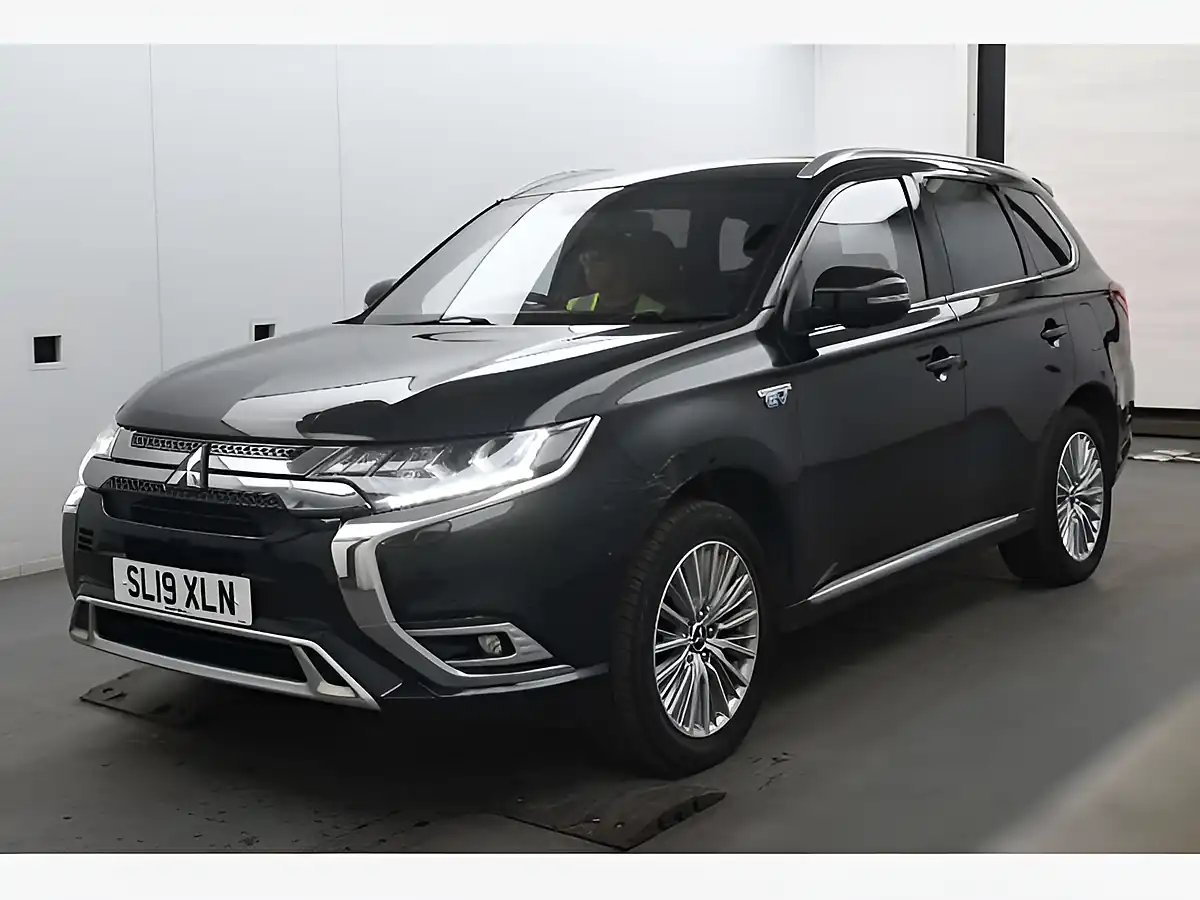 Used 2019 Mitsubishi Outlander 4h Black - Interior and Exterior details 6