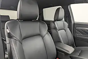 Used 2019 Mitsubishi Outlander 4h Grey - Interior and Exterior details 10