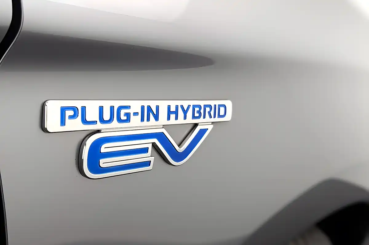 Used 2019 Mitsubishi Outlander 4h Grey - Interior and Exterior details 17