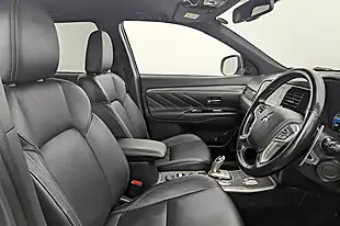 Used 2019 Mitsubishi Outlander 4h Grey - Interior and Exterior details 3