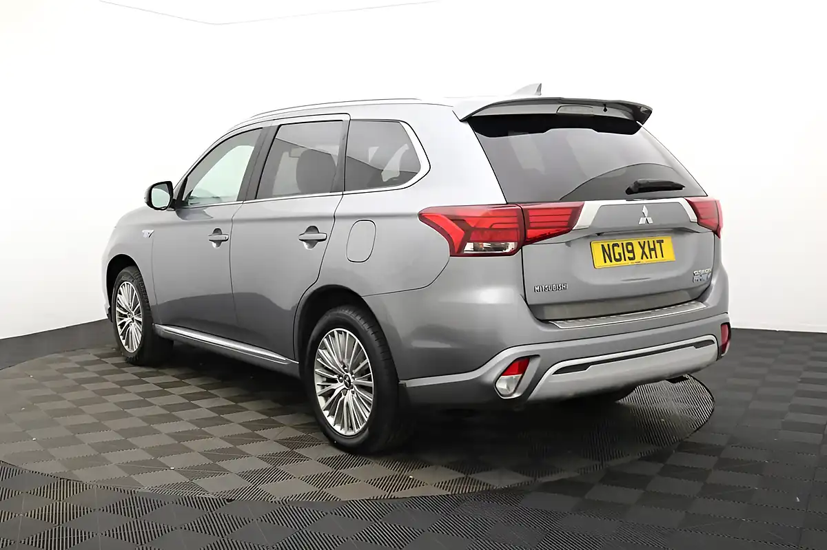 Used 2019 Mitsubishi Outlander 4h Grey - Interior and Exterior details 7