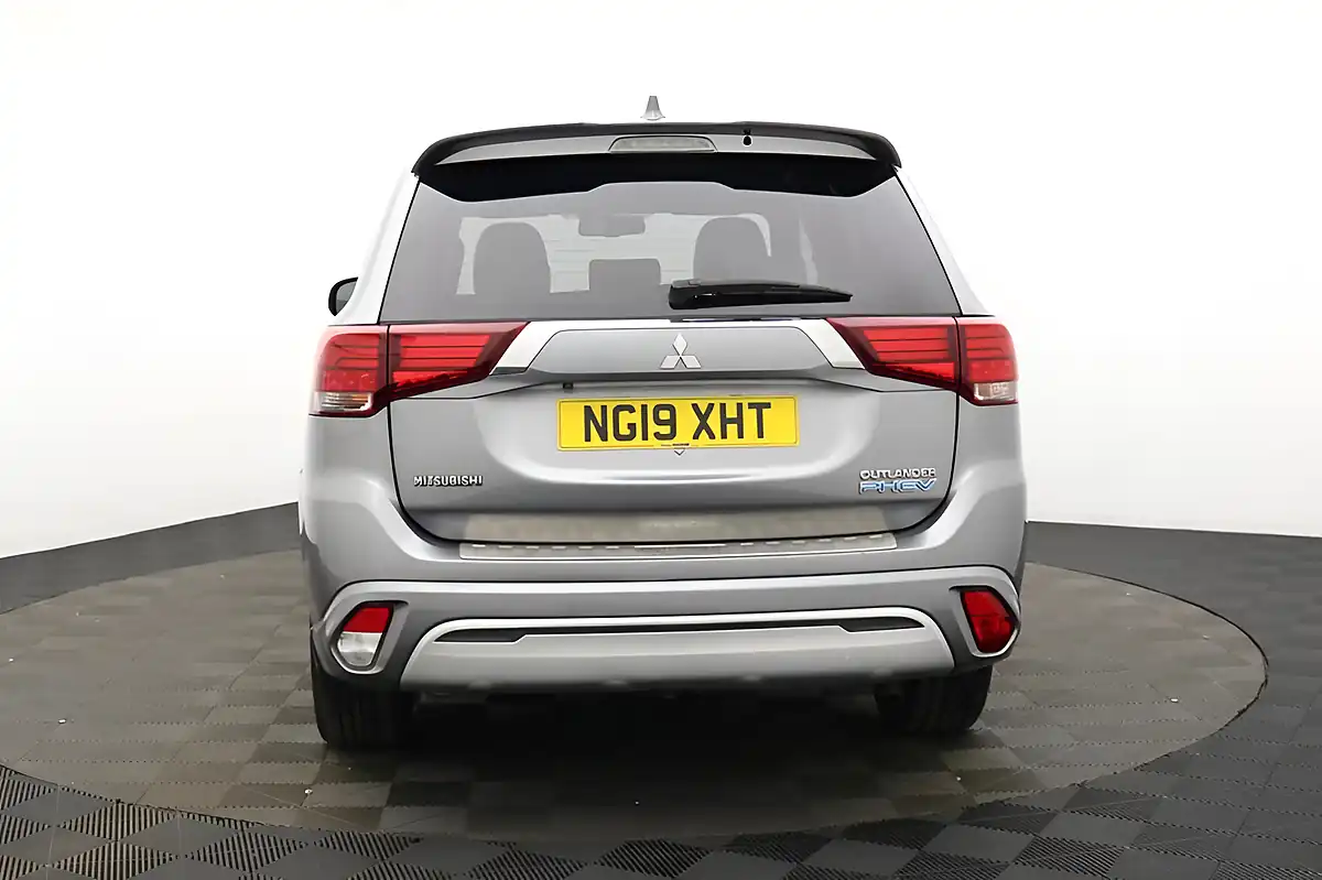 Used 2019 Mitsubishi Outlander 4h Grey - Interior and Exterior details 8