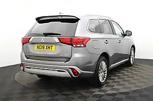 Used 2019 Mitsubishi Outlander 4h Grey - Interior and Exterior details 9