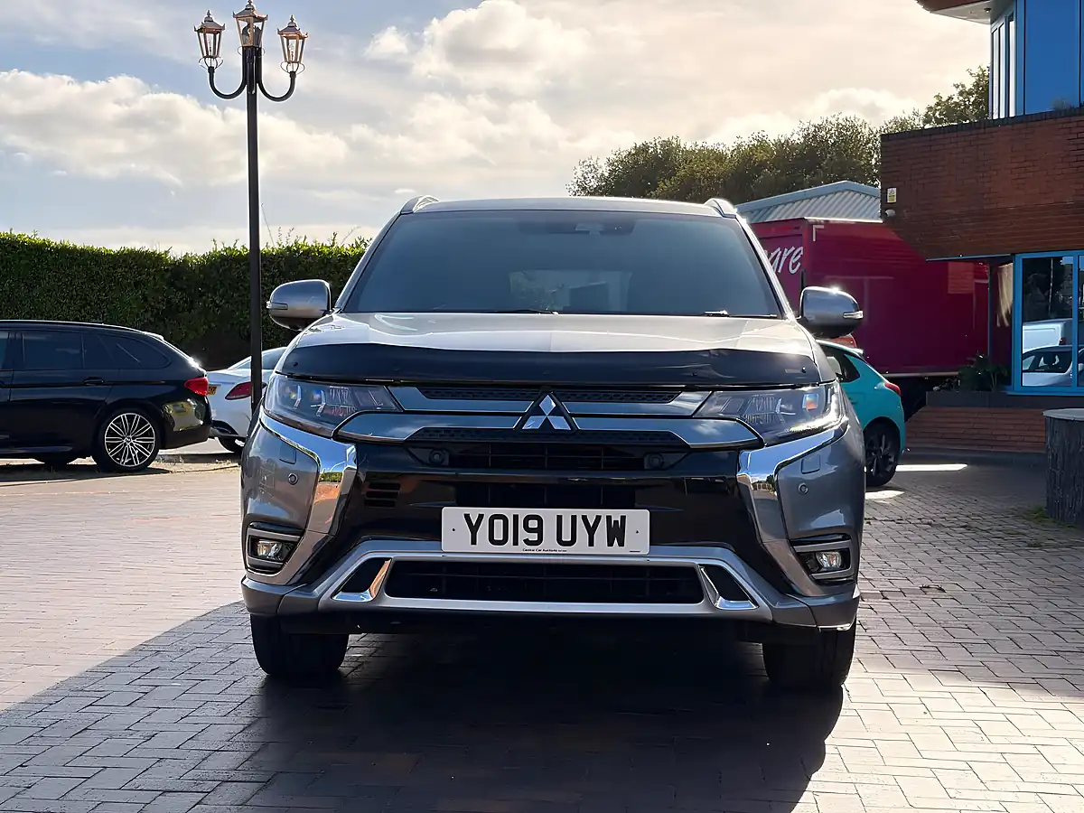 Used 2019 Mitsubishi Outlander 4hs Grey - Interior and Exterior details 11