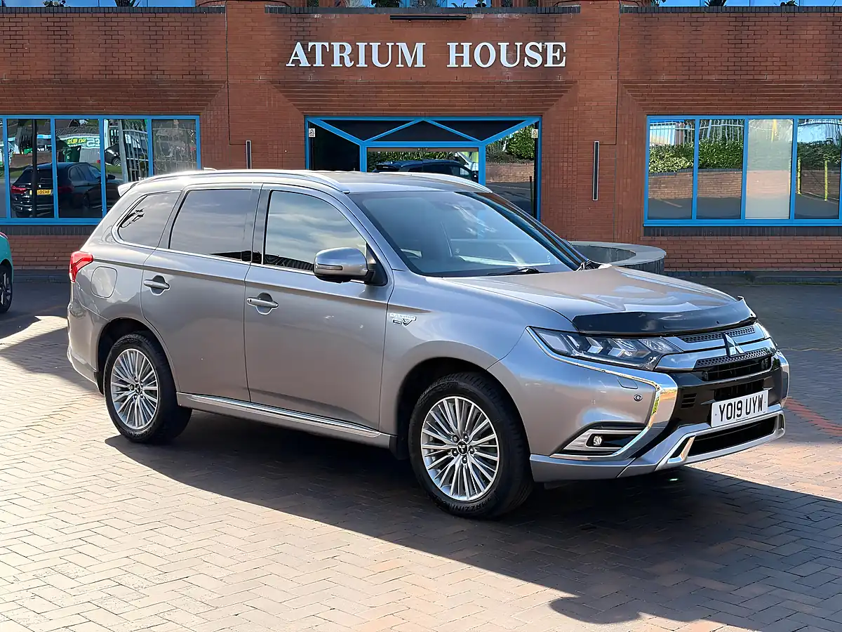 Used 2019 Mitsubishi Outlander 4hs Grey - Interior and Exterior details 2