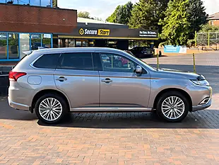 Used 2019 Mitsubishi Outlander 4hs Grey - Interior and Exterior details 5