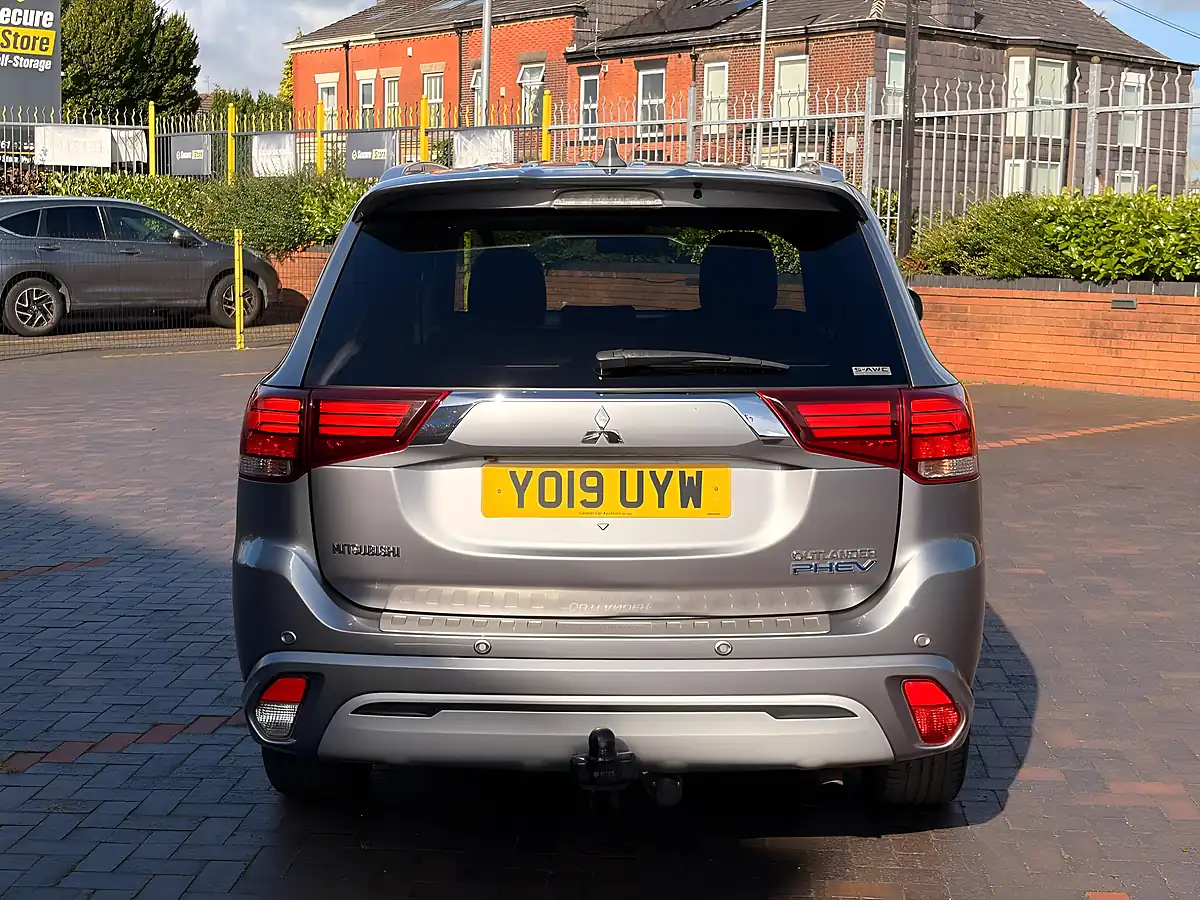 Used 2019 Mitsubishi Outlander 4hs Grey - Interior and Exterior details 7