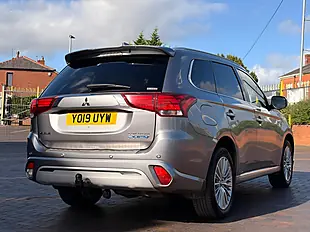 Used 2019 Mitsubishi Outlander 4hs Grey - Interior and Exterior details 8