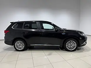 Used 2019 Mitsubishi Outlander Amethyst Black - Interior and Exterior details 10