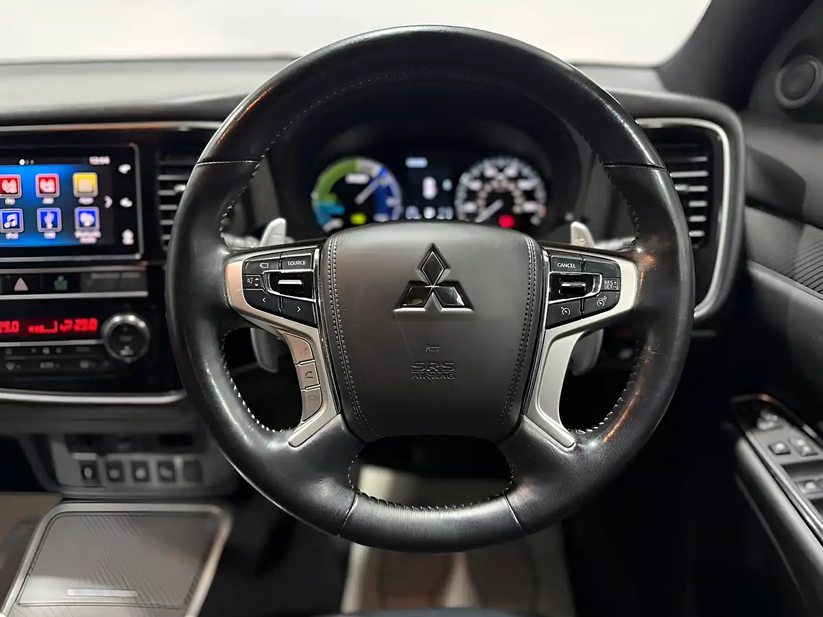 Used 2019 Mitsubishi Outlander Amethyst Black - Interior and Exterior details 13