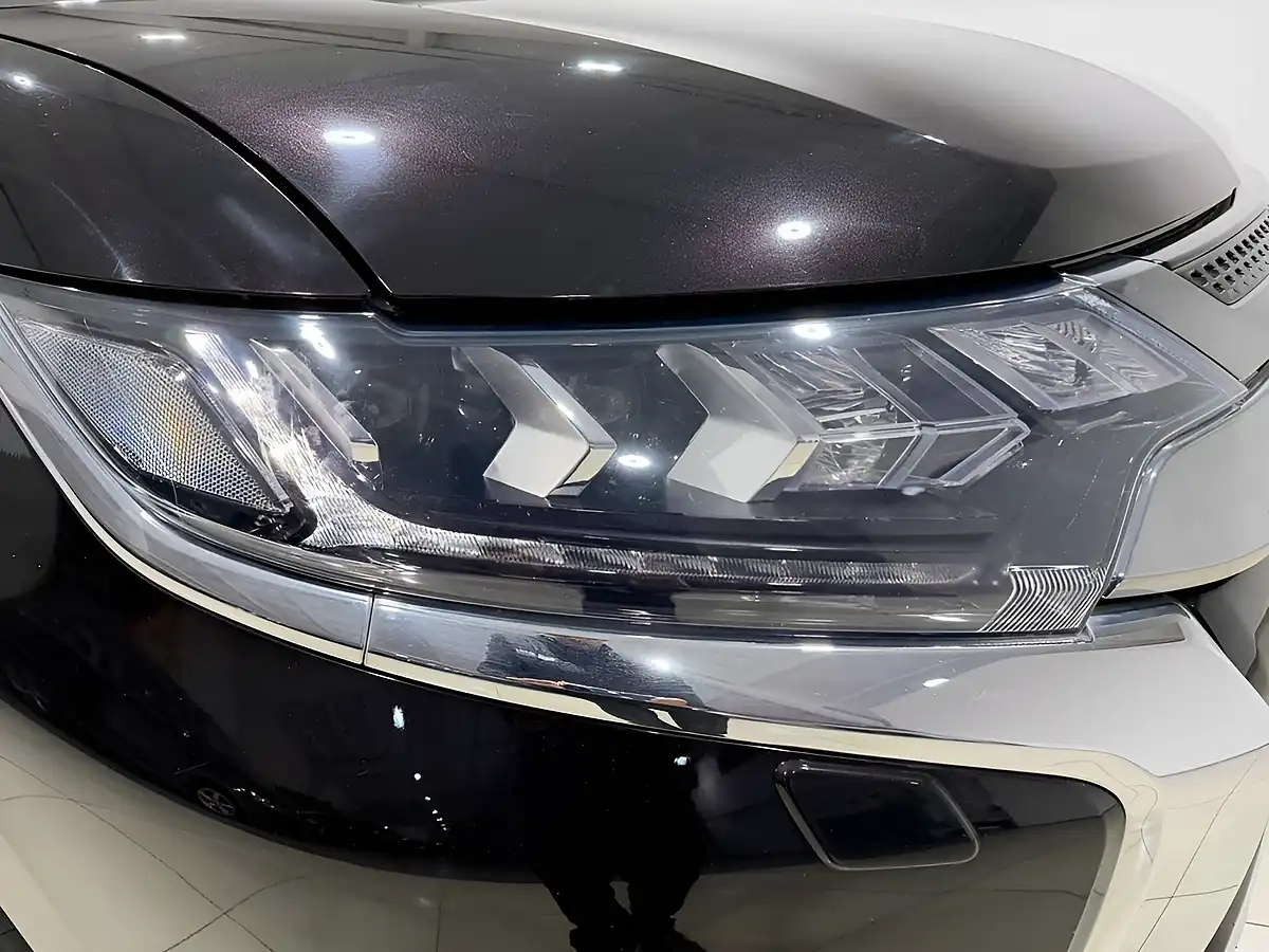 Used 2019 Mitsubishi Outlander Amethyst Black - Interior and Exterior details 20