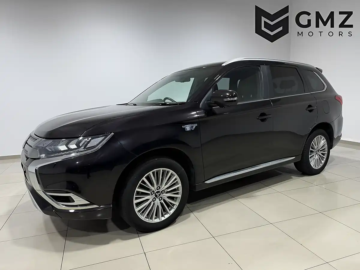 Used 2019 Mitsubishi Outlander Amethyst Black - Interior and Exterior details 3