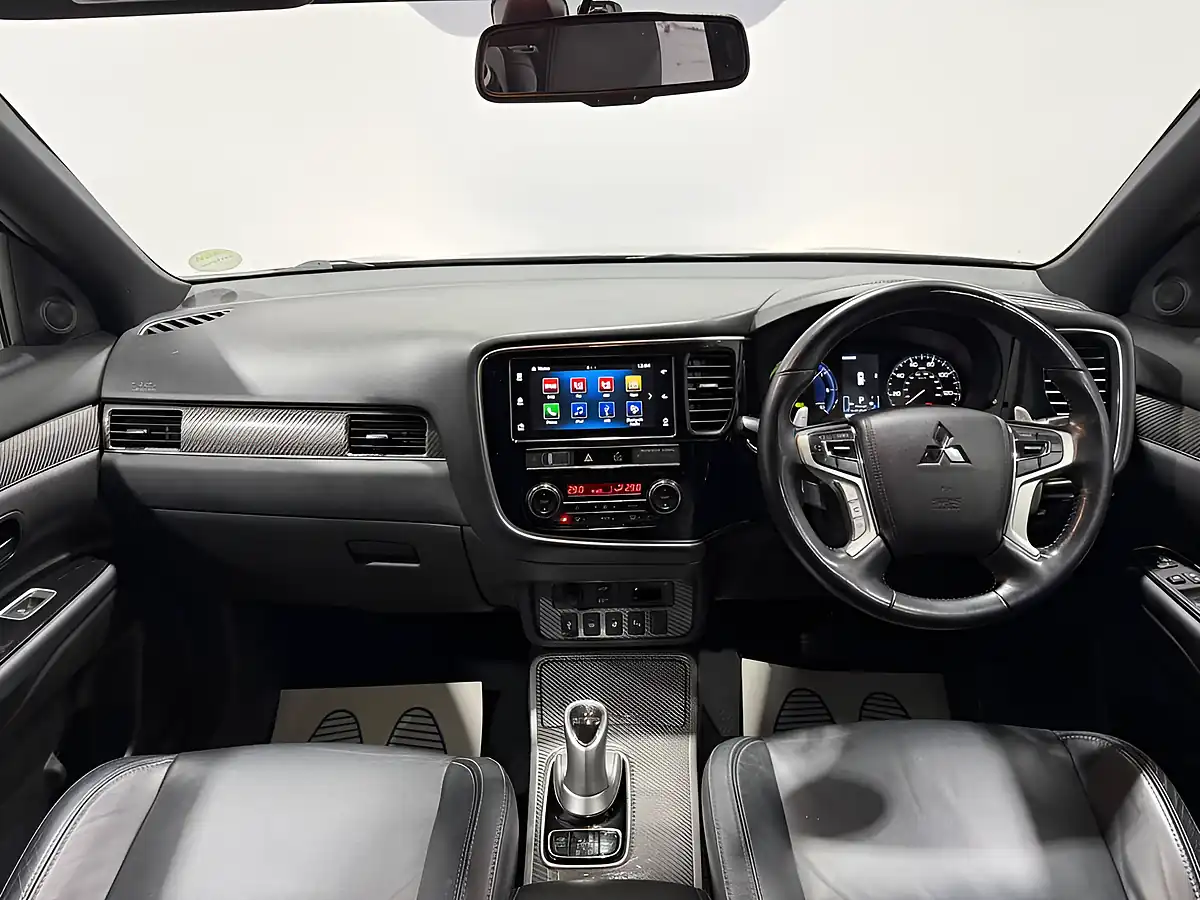 Used 2019 Mitsubishi Outlander Amethyst Black - Interior and Exterior details 4